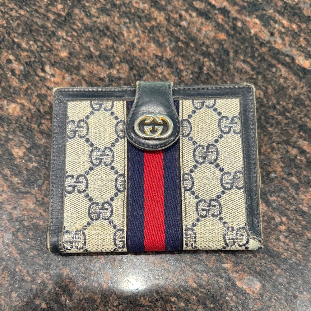 Gucci Beige and Navy GG Wallet with Red Accent